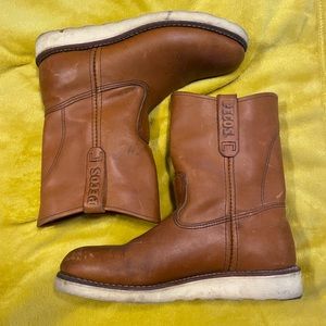 Red wing men boots!